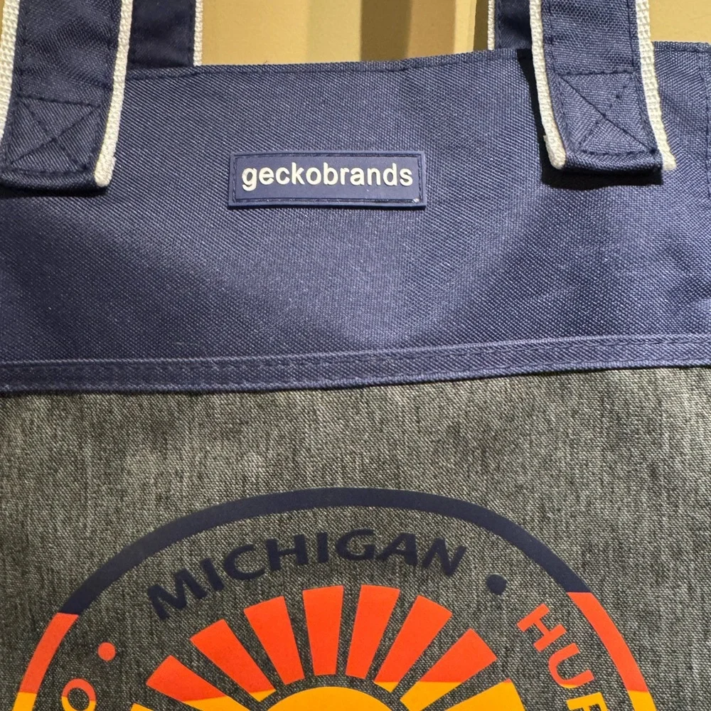 Geckobrands Michigan Lakes Oversized Waterproof Beach Tote EUC
